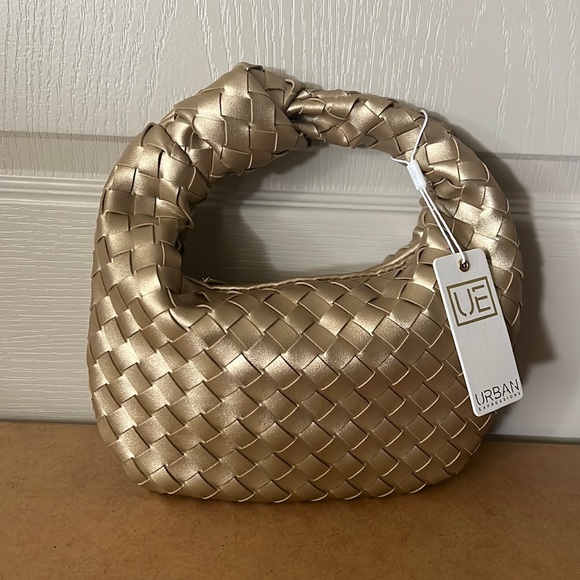 Tracy woven bag in gold color by Urbanexpressions - Picture 1 of 4